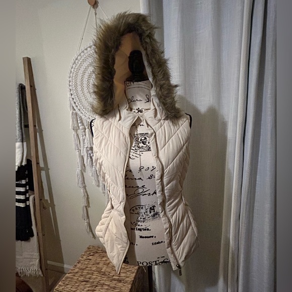 Guess Jackets & Blazers - VEST perfect for anytime